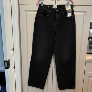 Universal threads!  🧵 Women’s Black Jeans 90’s Baggy size 4